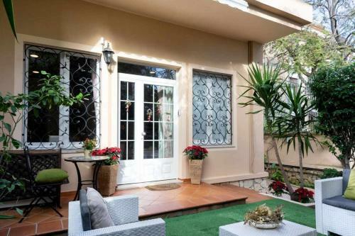 Elegante Villa Centro Citt� Giardino Barbeque Parcheggio Ideale Per 10pl