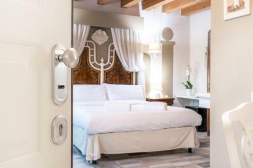 Hostal The Place
