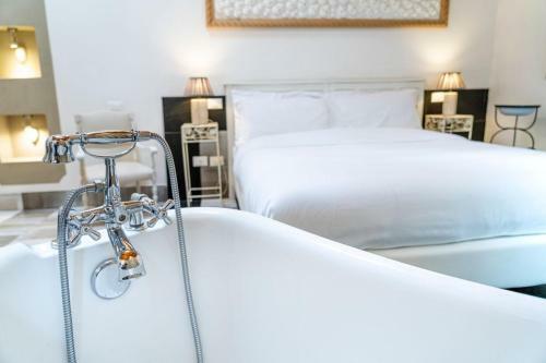 Hostal The Place