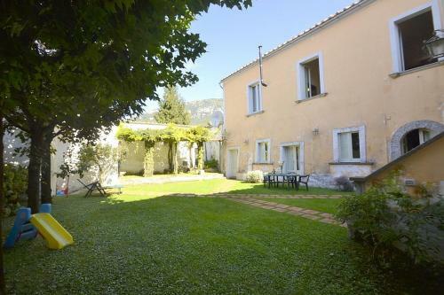 Calvanico Villa Sleeps 8 Wifi