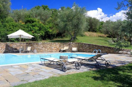 Calzaiolo Villa Sleeps 12 With Pool