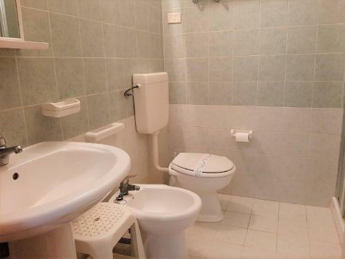 Villa Inviting Apartment In Campofelice Di Roccella Near Beach