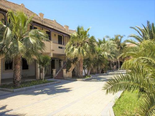 Villa Inviting Apartment In Campofelice Di Roccella Near Beach