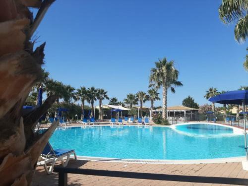 Villa Inviting Apartment In Campofelice Di Roccella Near Beach