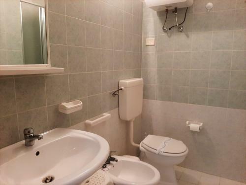 Villa Inviting Apartment In Campofelice Di Roccella Near Beach