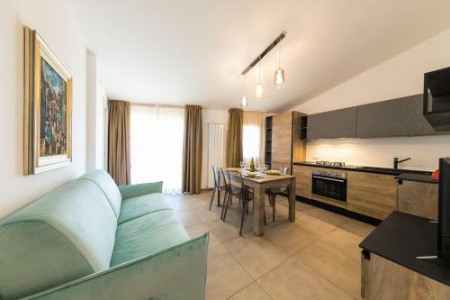 Rentopolis Sunset Luxury Apartments