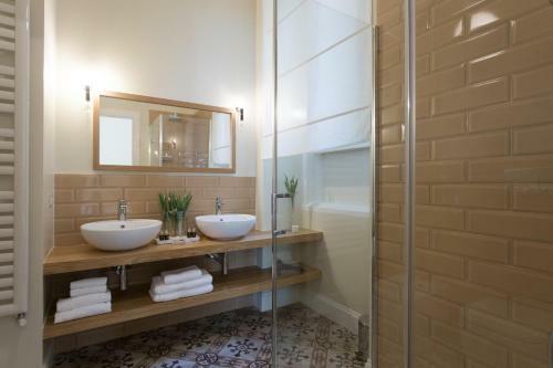 Hostal Gmarconi Suites 136