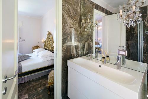 Villa In Catute Sleeps 10 With Pool Air Con And Wifi
