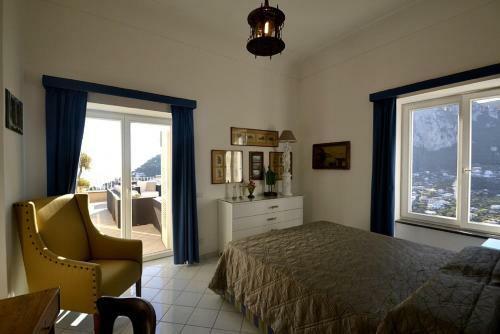 Capri Apartment Sleeps 4 Air Con Wifi