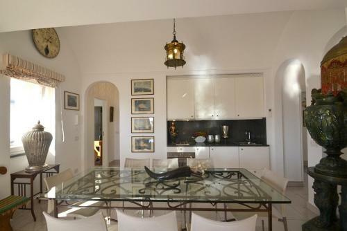 Capri Apartment Sleeps 4 Air Con Wifi