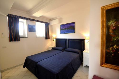 Capri Apartment Sleeps 4 Air Con Wifi