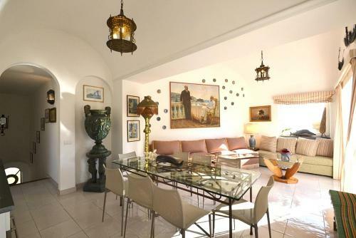 Capri Apartment Sleeps 4 Air Con Wifi