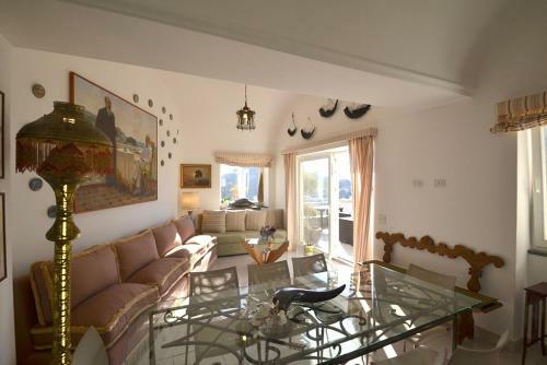 Capri Apartment Sleeps 4 Air Con Wifi