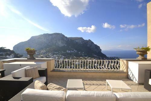 Capri Apartment Sleeps 4 Air Con Wifi