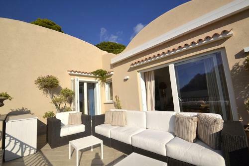 Capri Apartment Sleeps 4 Air Con Wifi