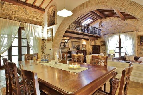 Centro A Villa Sleeps 8 Pool Air Con Wifi