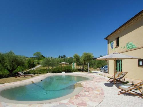 Beautiful Villa In Barchi With Private Pool