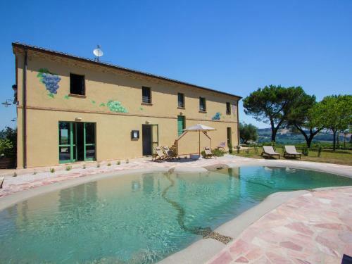 Beautiful Villa In Barchi With Private Pool