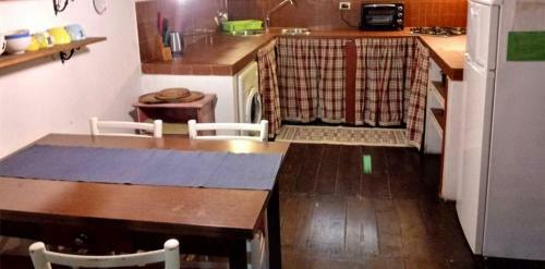 Tenuta Sella E Mosca Villa Sleeps 2 Pool T805800