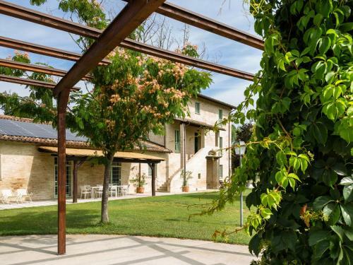 Elegant Cottage In Papiano With Whirlpool
