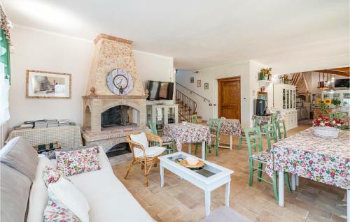 Nice Home In Canino Vt With Wifi And 7 Bedrooms