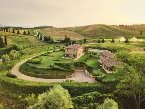 Castelfalfi Villa Sleeps 16 With Pool And Air Con