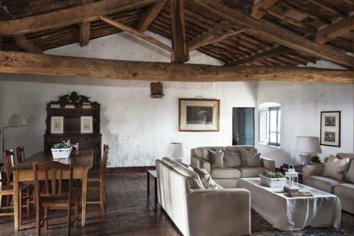 Lilliano Villa Sleeps 21 Pool Wifi
