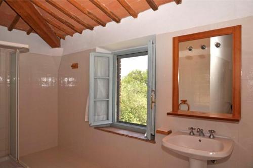 Lilliano Villa Sleeps 8 Pool Wifi