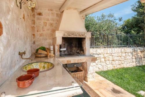 Castellana Grotte Villa Sleeps 8 Pool Air Con Wifi
