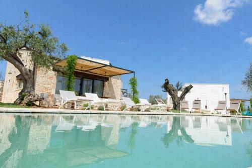 Helloapulia - Villa "i Trulli L'aia Di Cucumo"