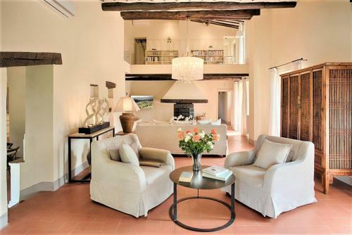 Villa In Castellina