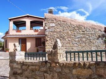 B&B Domo De Resteblas