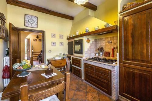 Casa Con Piscina Tra Borgo E Campagna