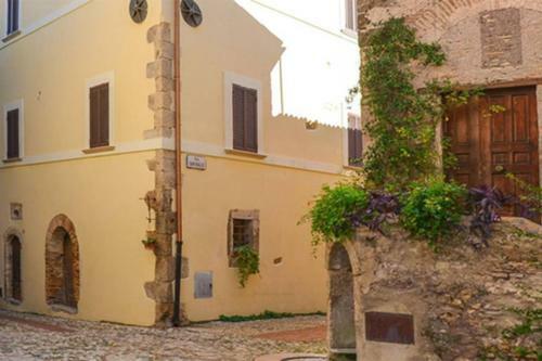 Casa Con Piscina Tra Borgo E Campagna