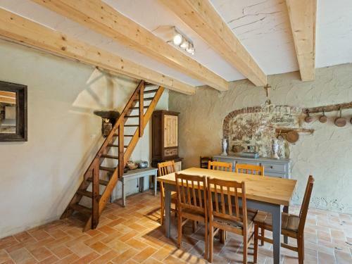 Rustic Holiday Home In Castigli On Fiorentino With Terrace