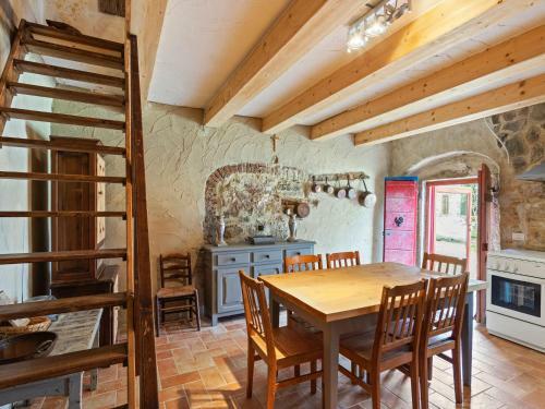 Rustic Holiday Home In Castigli On Fiorentino With Terrace