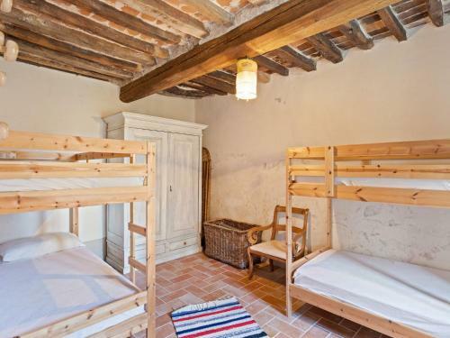 Rustic Holiday Home In Castigli On Fiorentino With Terrace