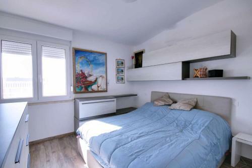 Apartamento Attico Cavour, 2 Camere E 2 Bagni Completamente Ristrutturato