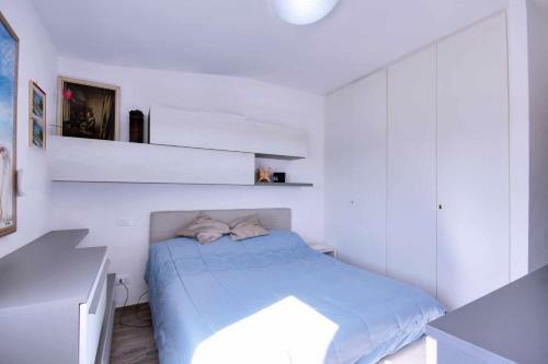 Apartamento Attico Cavour, 2 Camere E 2 Bagni Completamente Ristrutturato