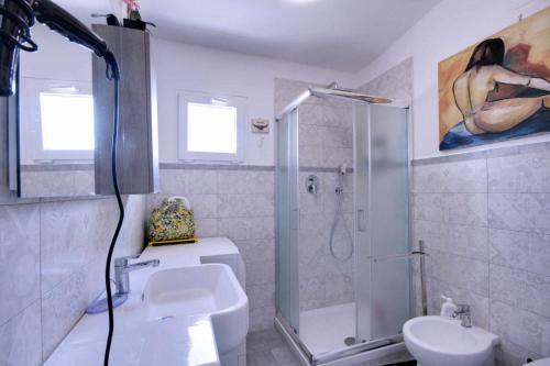 Apartamento Attico Cavour, 2 Camere E 2 Bagni Completamente Ristrutturato