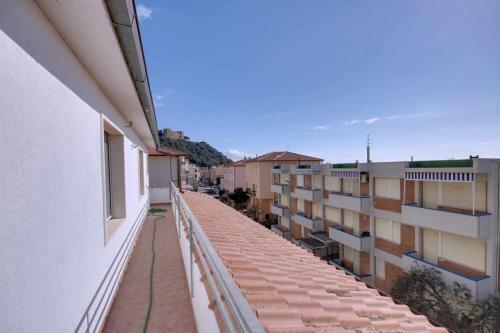 Apartamento Attico Cavour, 2 Camere E 2 Bagni Completamente Ristrutturato