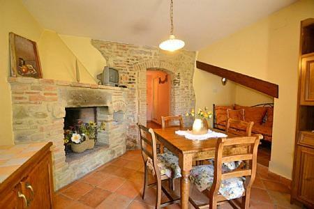 Castiglion Fiorentino Villa Sleeps 3 Pool
