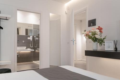 Hostal Urban Garden Suites