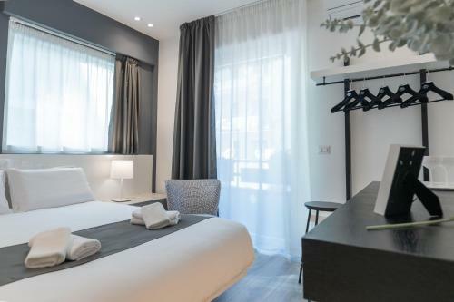 Hostal Urban Garden Suites