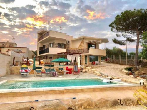 Mystical Villa In Cava D'aliga With Private Swimming Pool