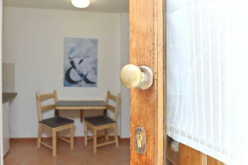 Self Apartments: Little Studio