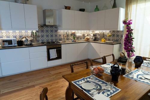 Cerfignano Holiday Home Sleeps 6 With Pool And Air Con