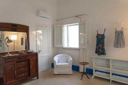 Cerfignano Holiday Home Sleeps 6 With Pool And Air Con