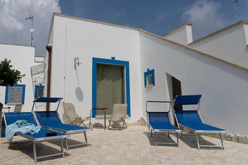 Cerfignano Holiday Home Sleeps 6 With Pool And Air Con