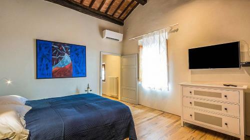 Razzaia Villa Sleeps 14 With Pool And Air Con